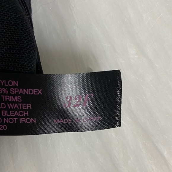 Frederick's of Hollywood lace underwire bra - Picture 9 of 11